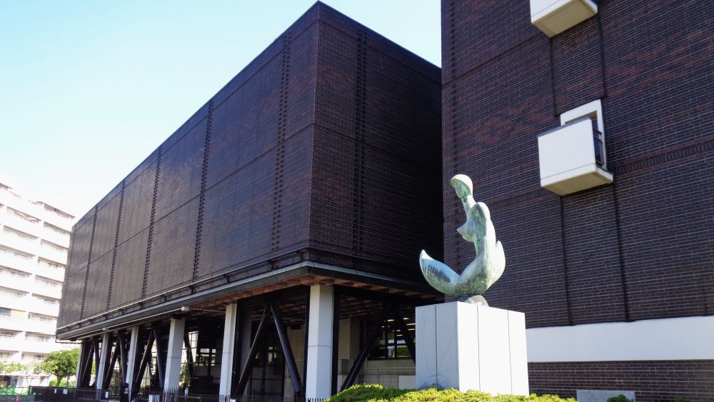 福岡県立美術館